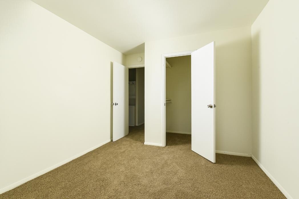 Images Middle River Townhomes