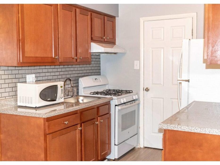 Images Middle River Townhomes