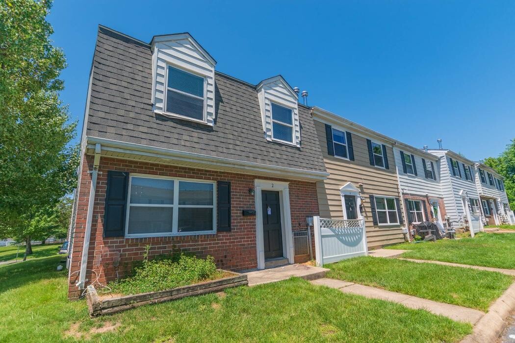 Images Middle River Townhomes