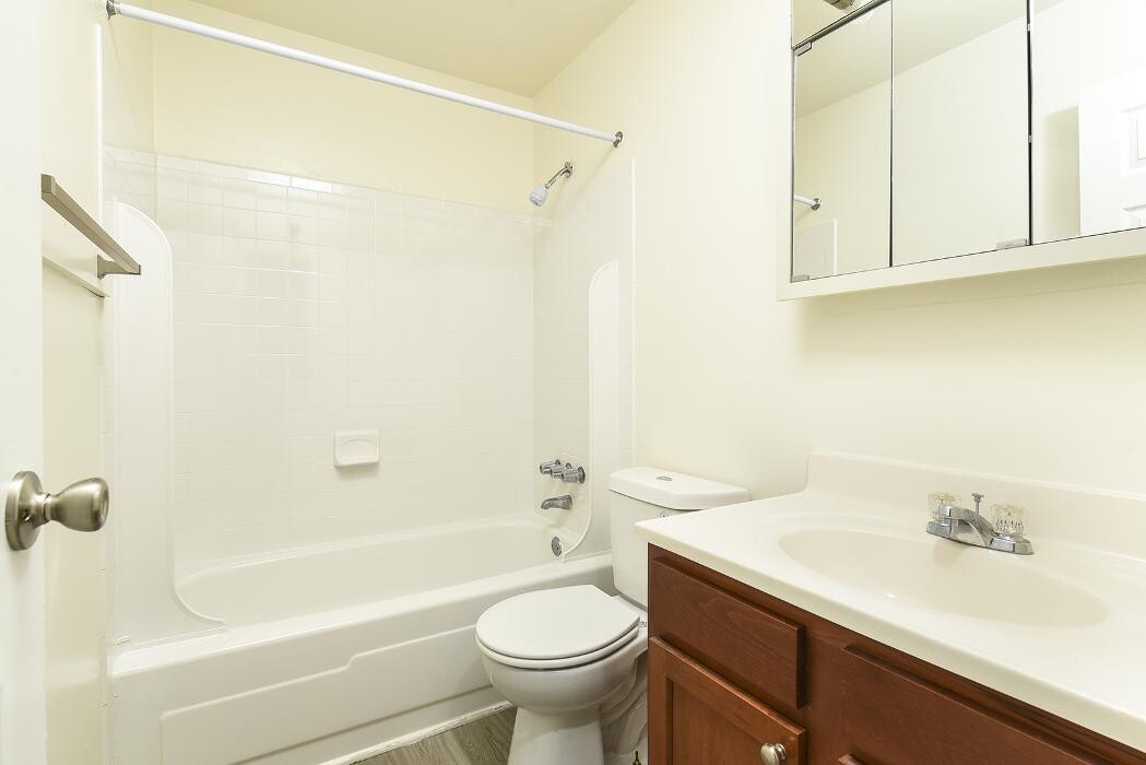 Images Middle River Townhomes