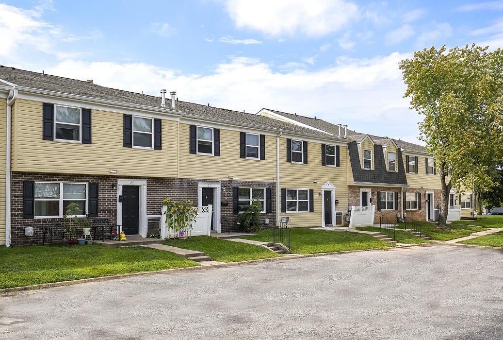 Images Middle River Townhomes