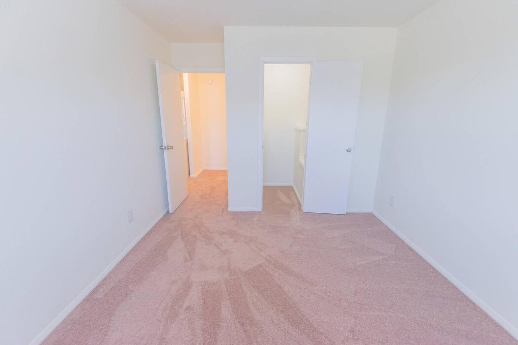 Images Middle River Townhomes