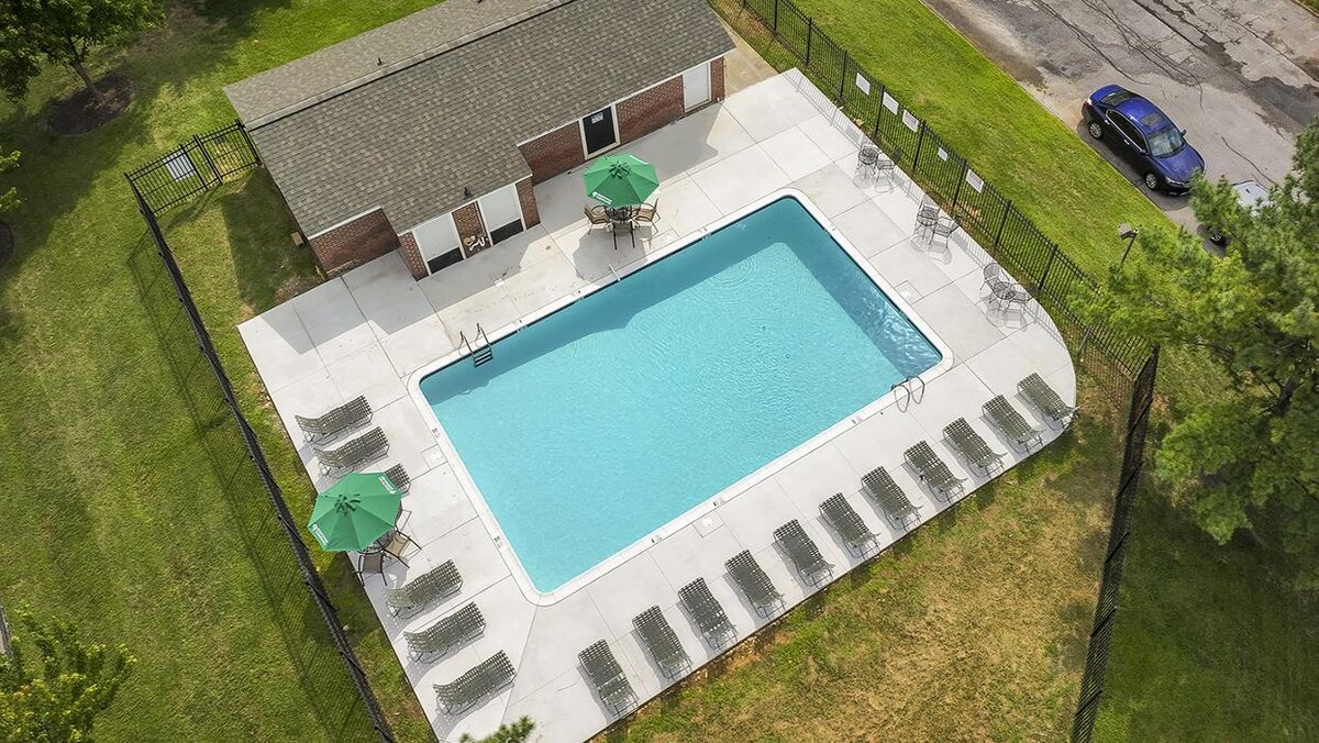 Images Middle River Townhomes