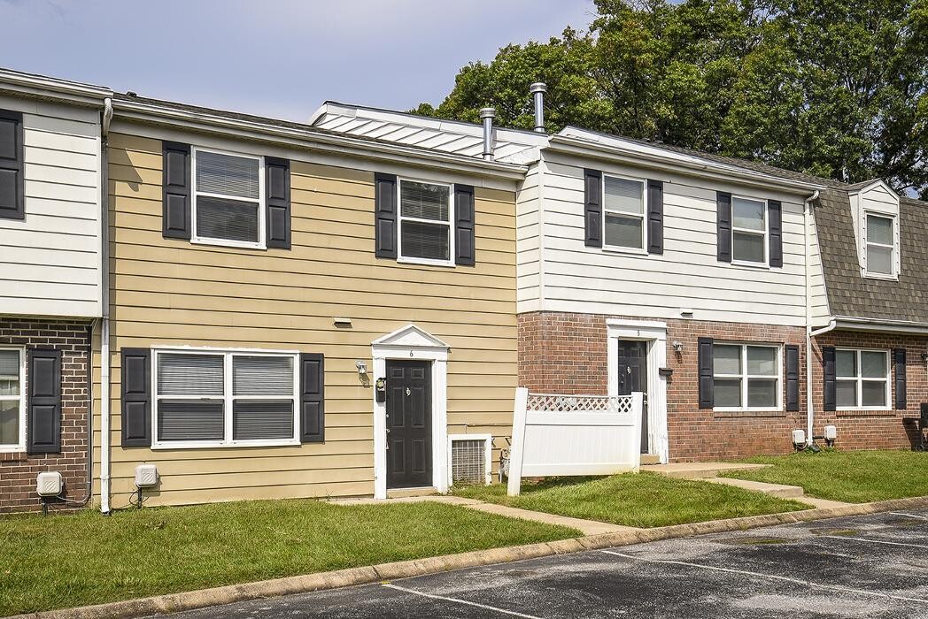 Images Middle River Townhomes