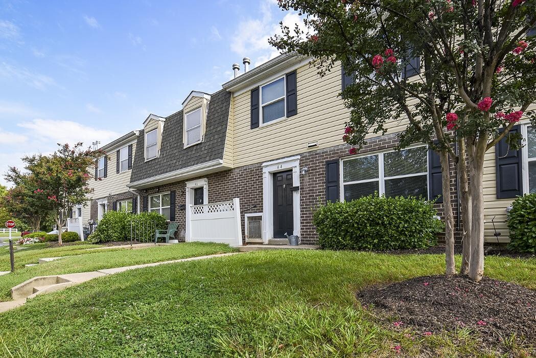 Images Middle River Townhomes