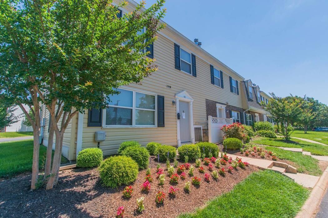 Images Middle River Townhomes