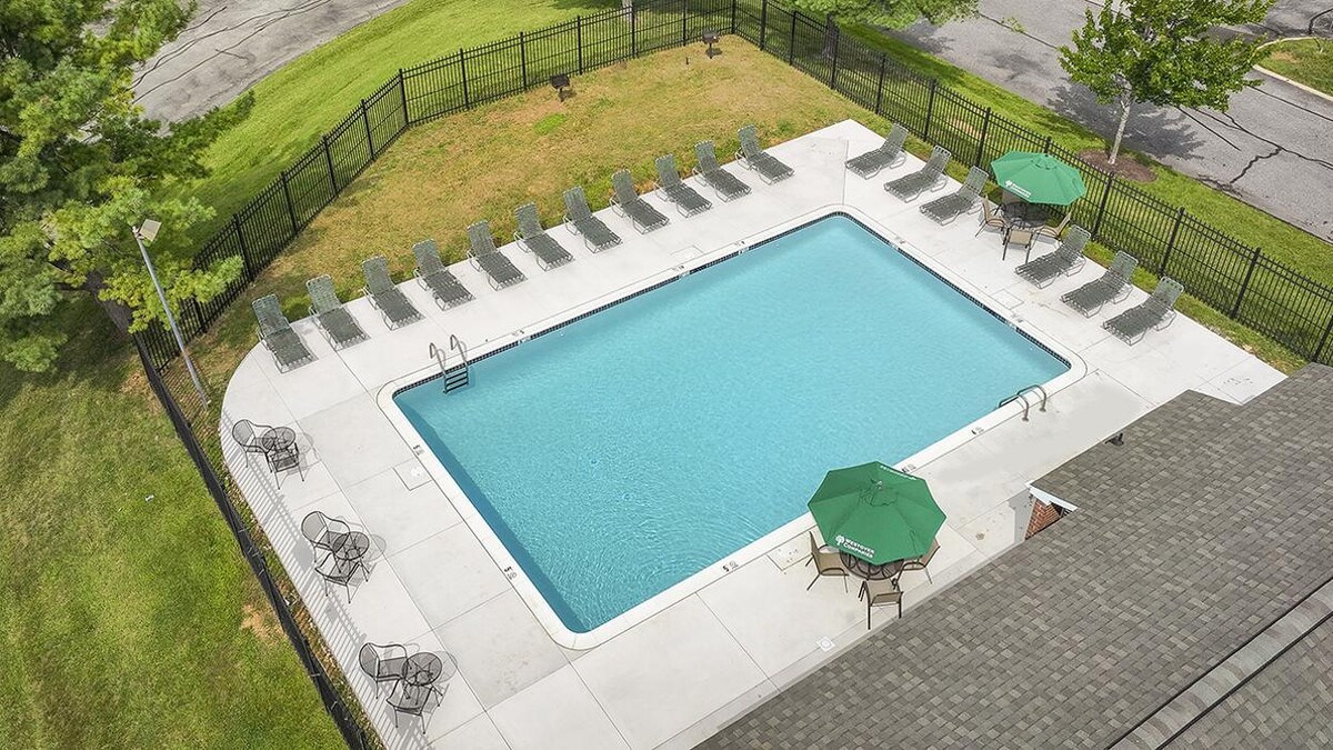 Images Middle River Townhomes