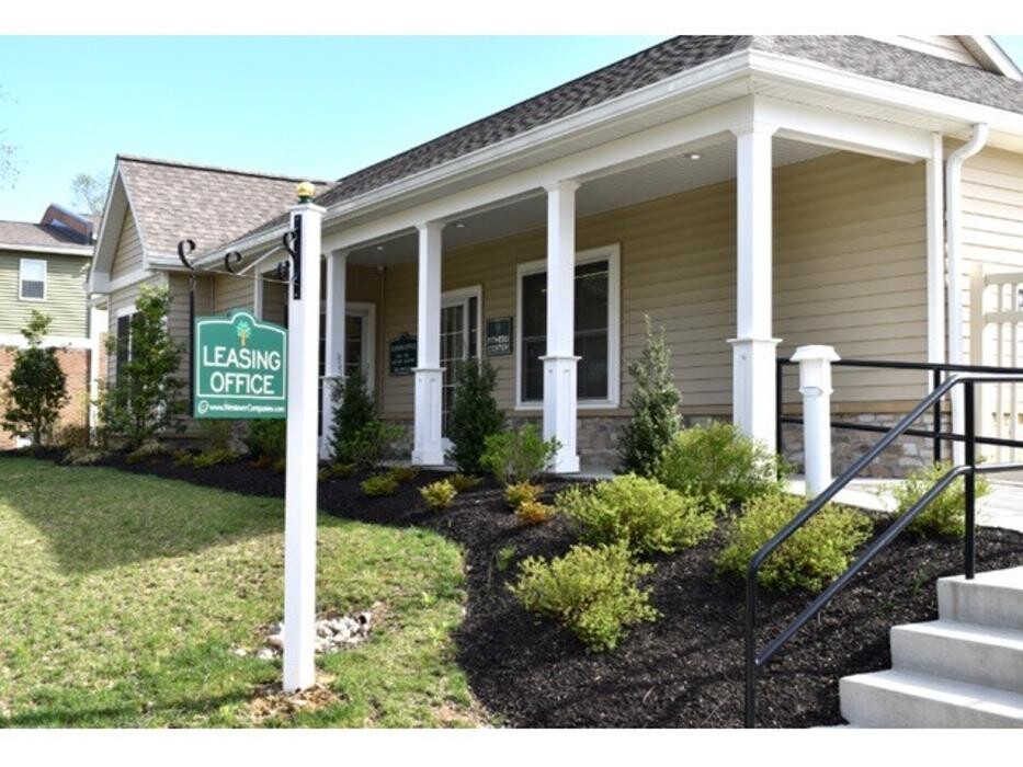 Images Oak Tree Apartments