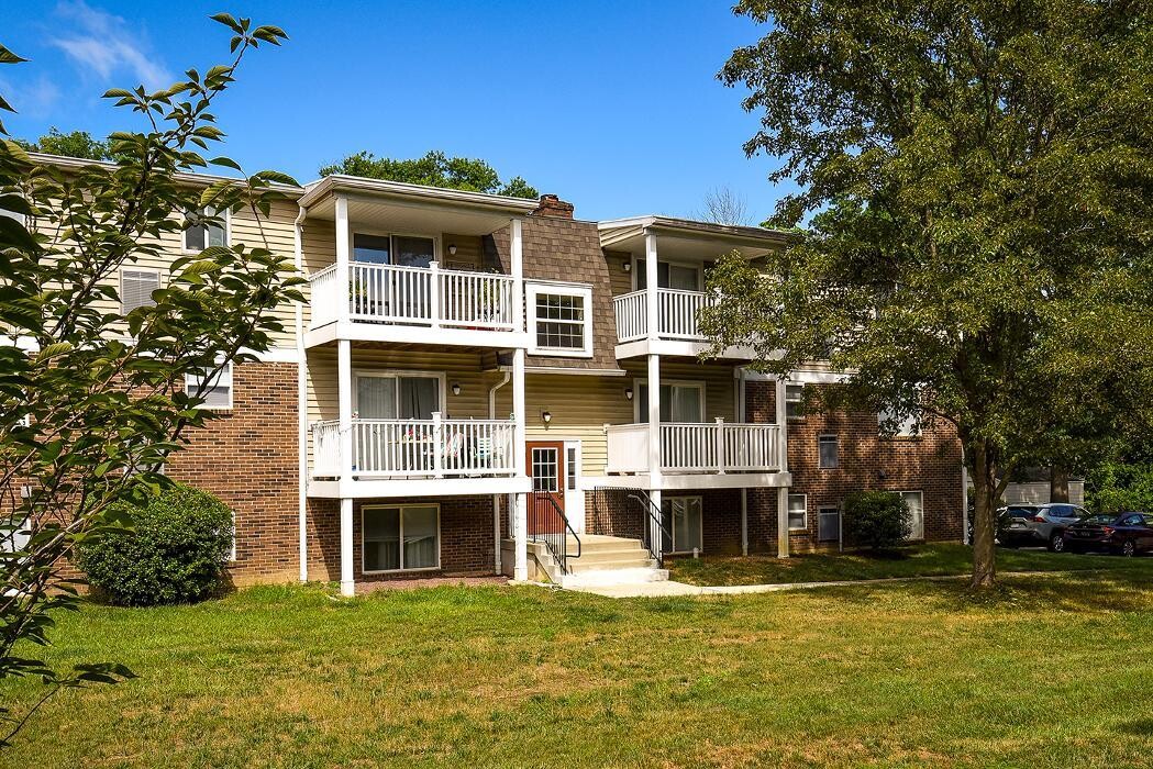 Images Oak Tree Apartments