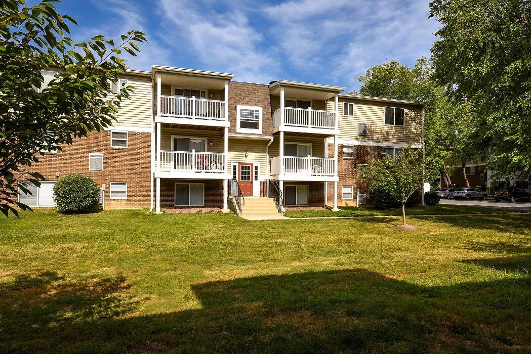 Images Oak Tree Apartments