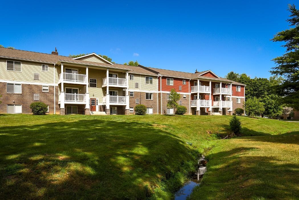 Images Oak Tree Apartments