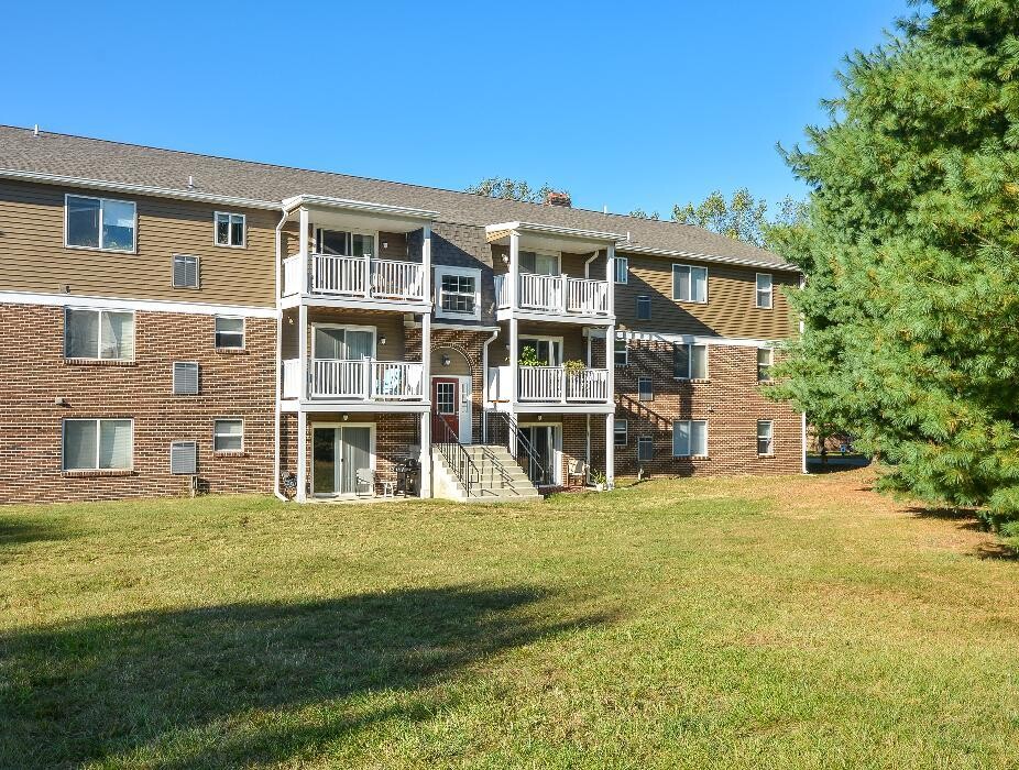 Images Oak Tree Apartments