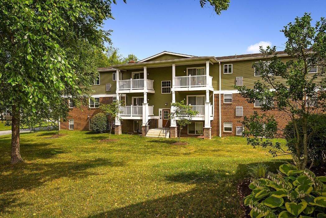 Images Oak Tree Apartments