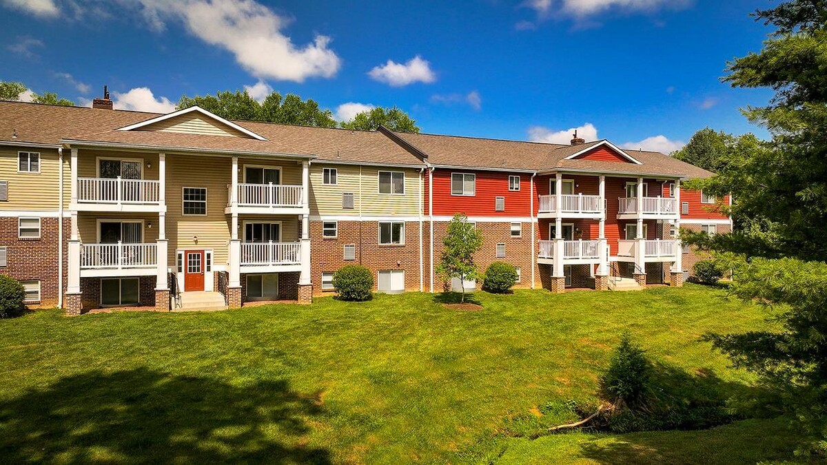 Images Oak Tree Apartments