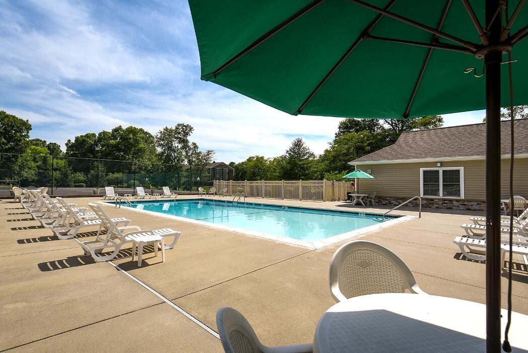 Images Oak Tree Apartments