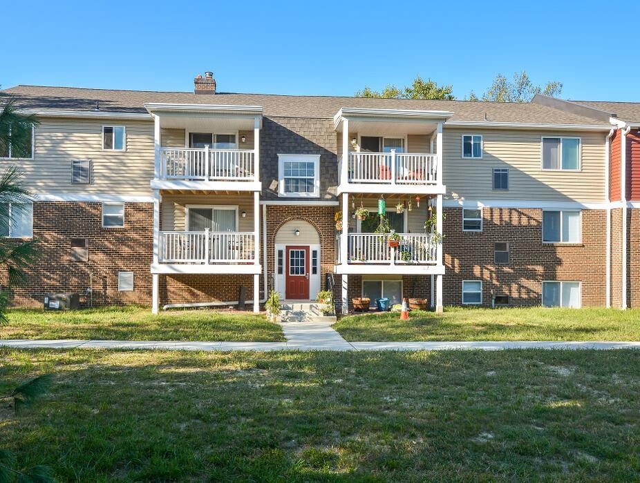 Images Oak Tree Apartments