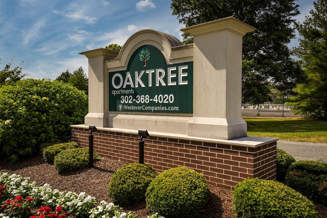 Images Oak Tree Apartments