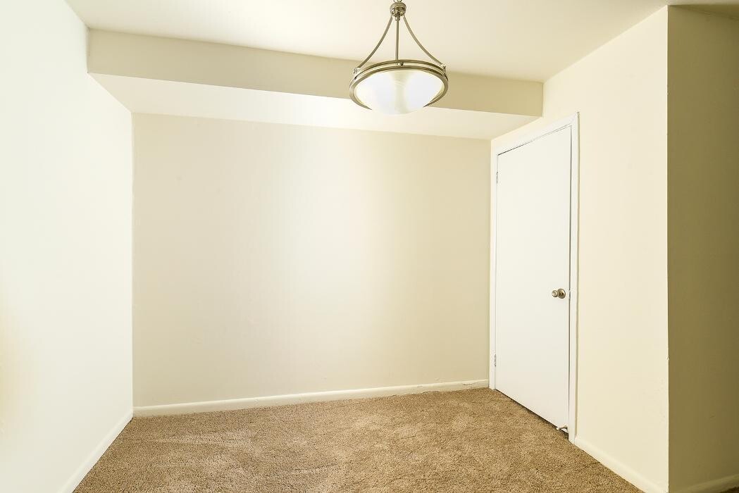 Images Oak Tree Apartments