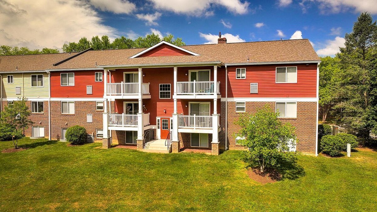 Images Oak Tree Apartments