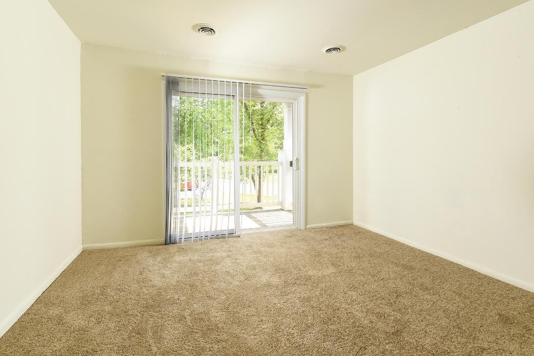 Images Oak Tree Apartments