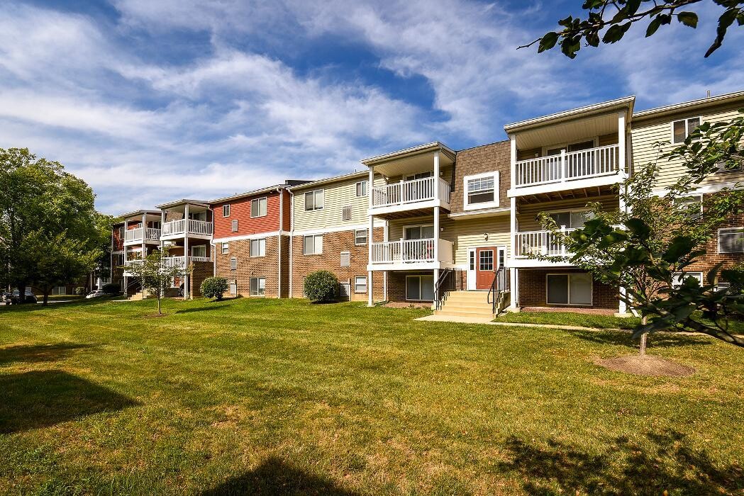 Images Oak Tree Apartments