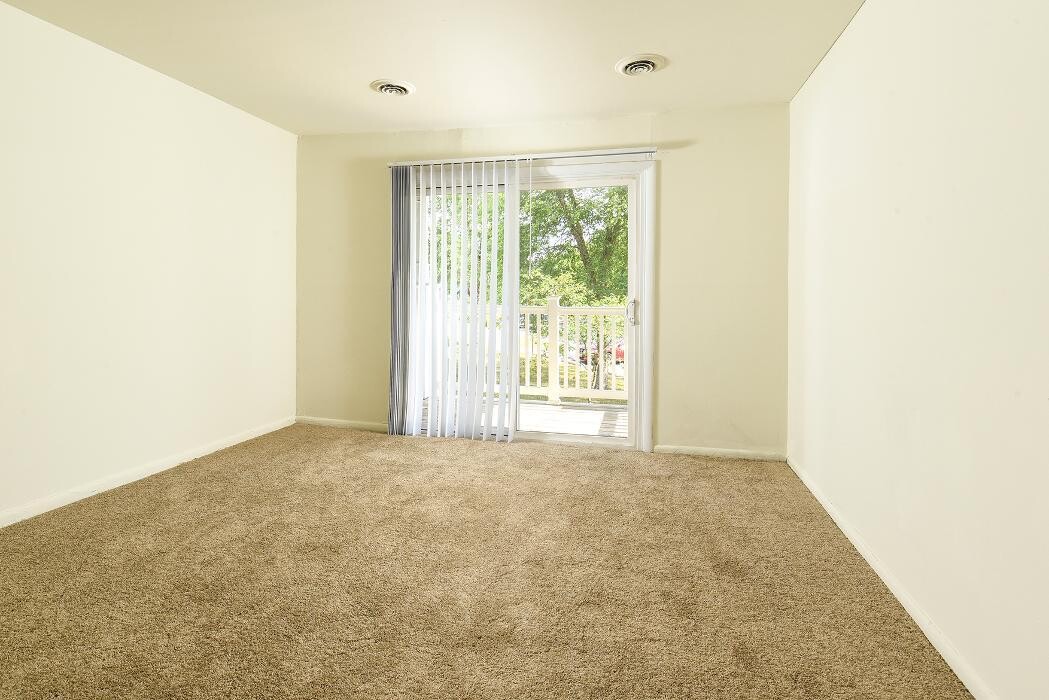 Images Oak Tree Apartments