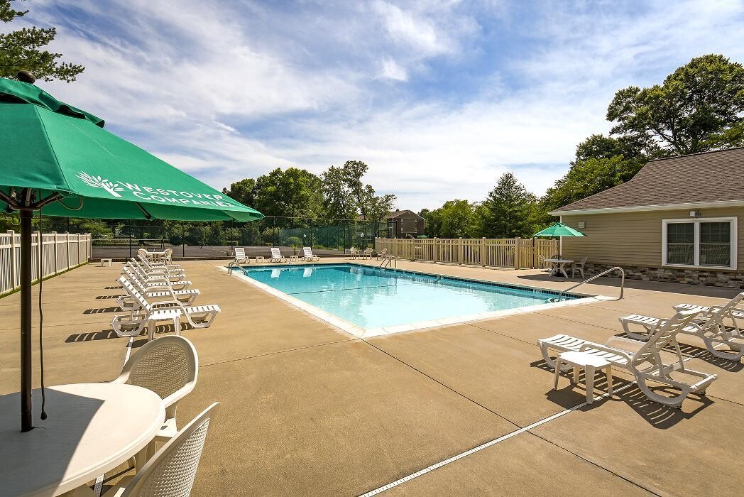 Images Oak Tree Apartments