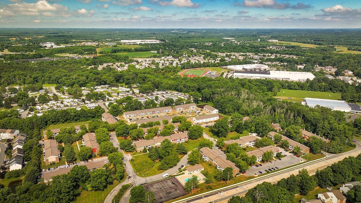 Images Oak Tree Apartments