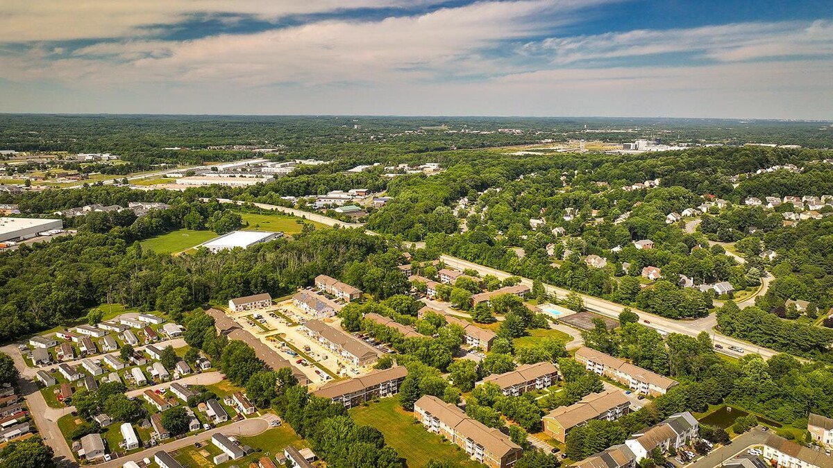 Images Oak Tree Apartments