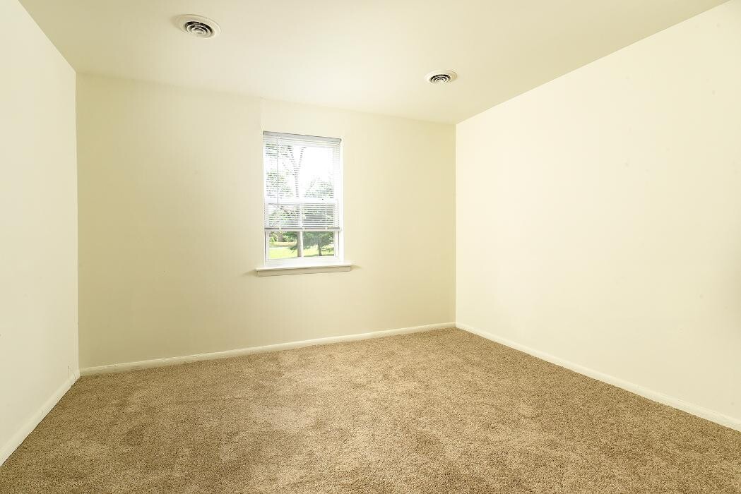 Images Oak Tree Apartments