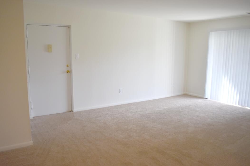 Images Oak Tree Apartments