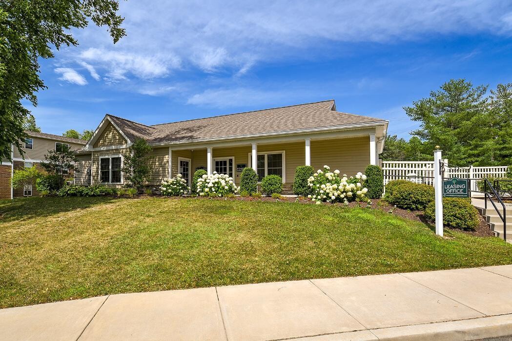 Images Oak Tree Apartments