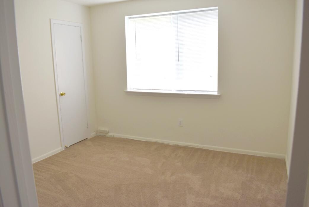 Images Oak Tree Apartments