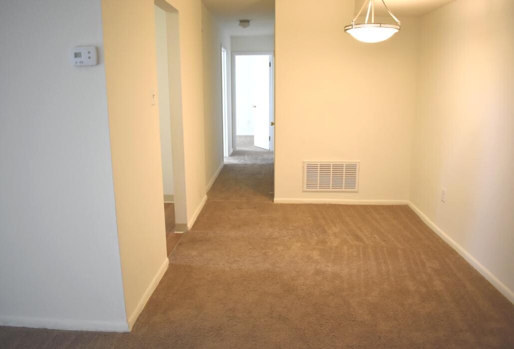 Images Oak Tree Apartments