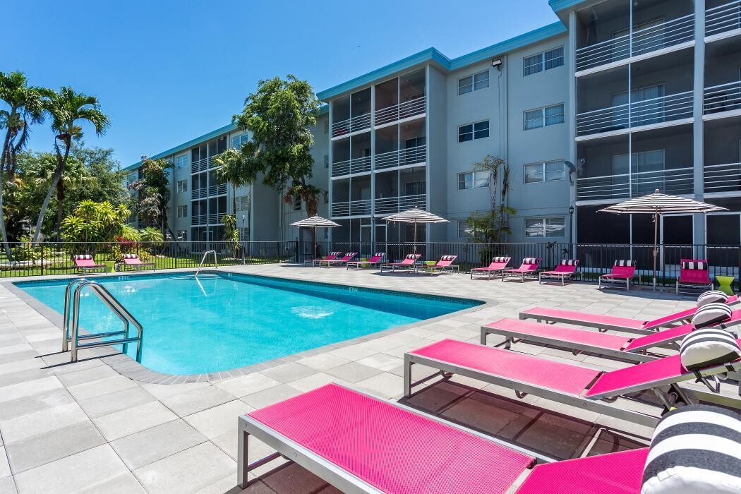 Images Aventura Oaks Apartment Homes