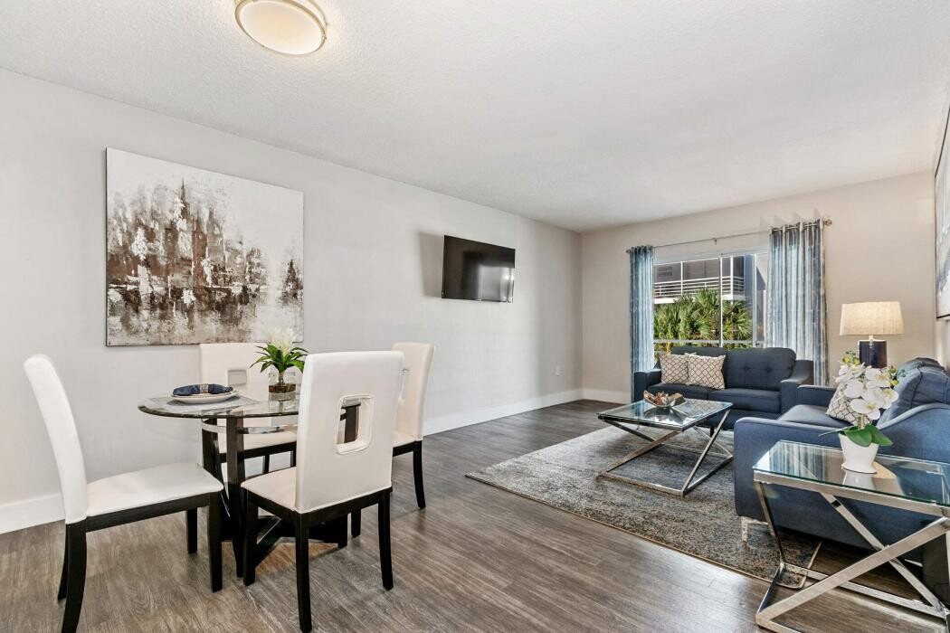 Images Aventura Oaks Apartment Homes