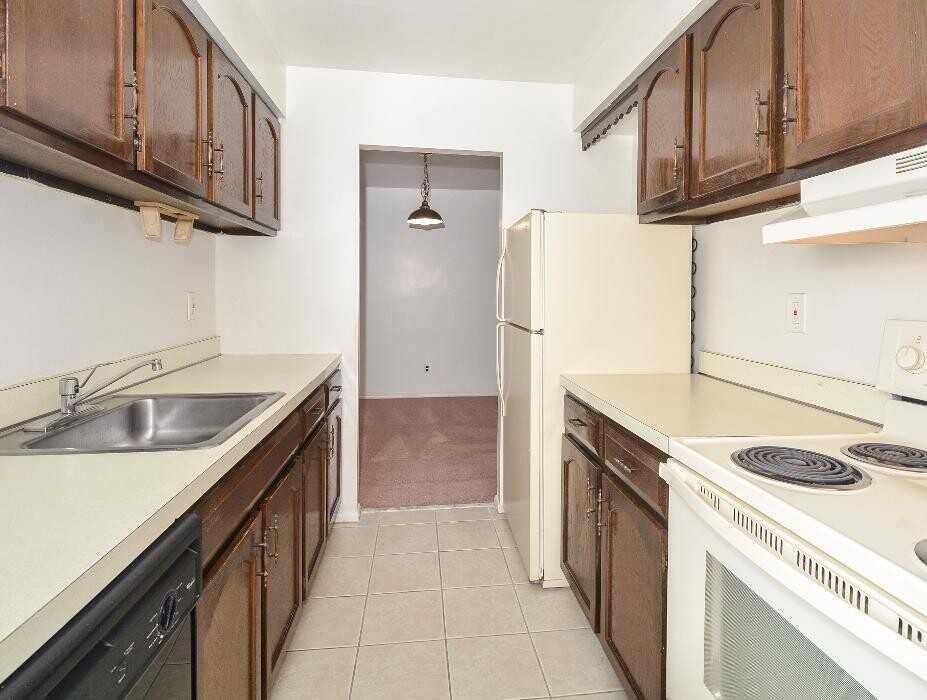 Images Hillcrest Apartments