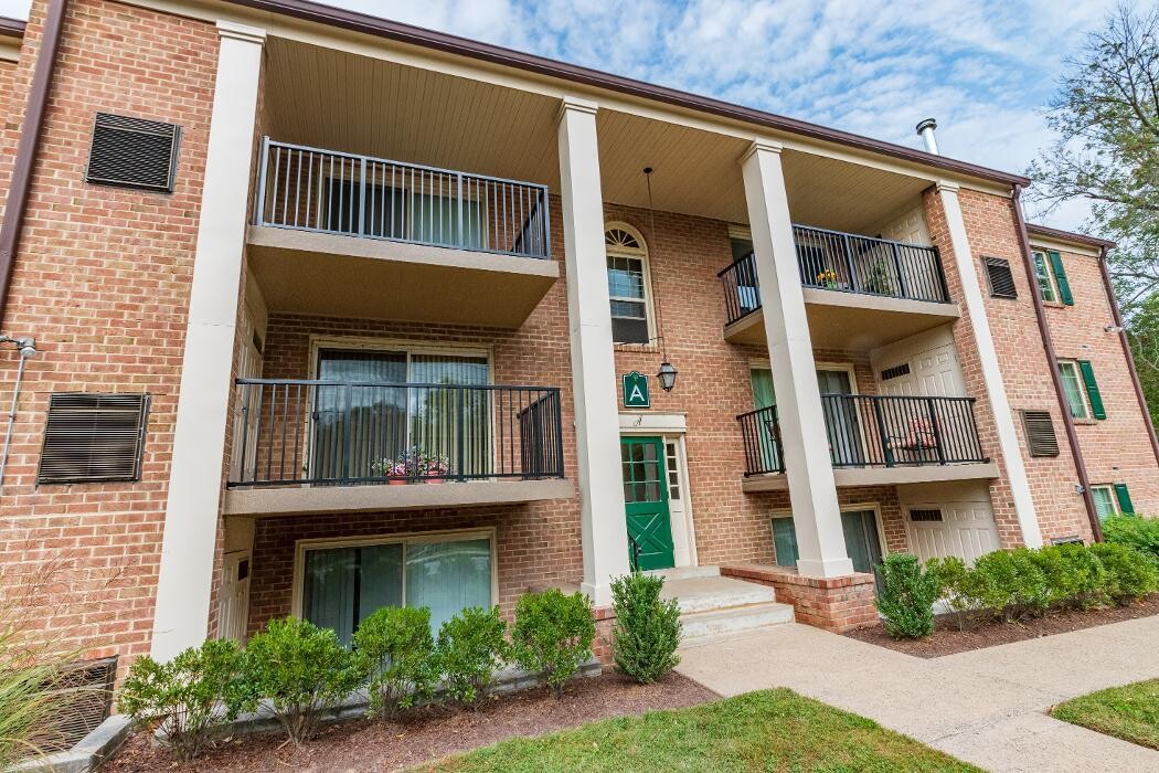 Images Hillcrest Apartments