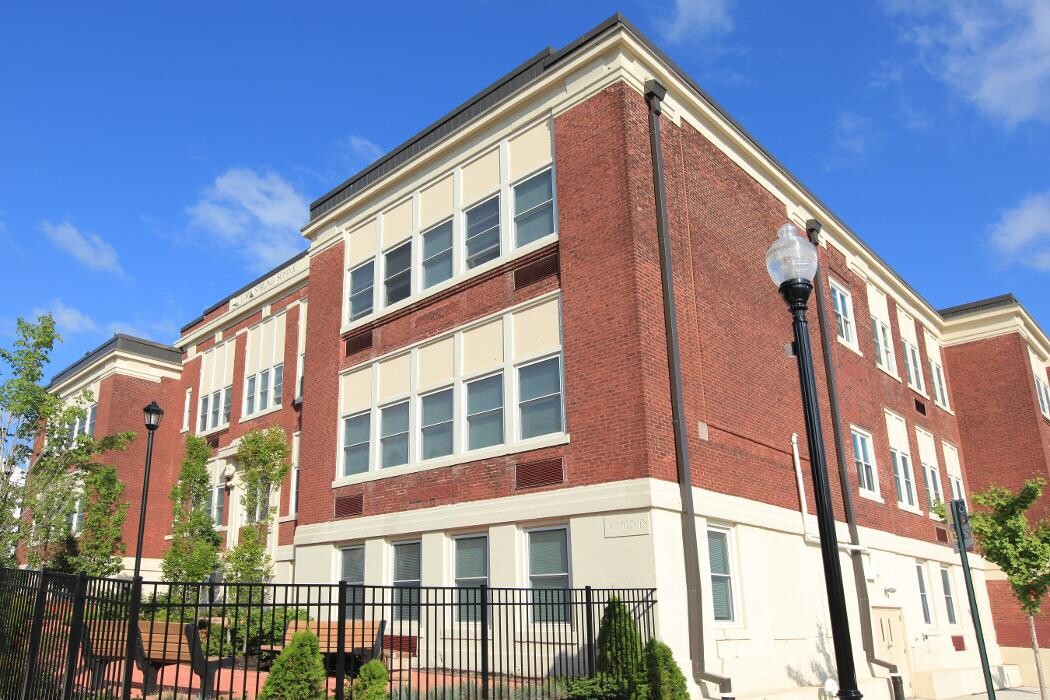 Images Lord Stirling Senior Housing