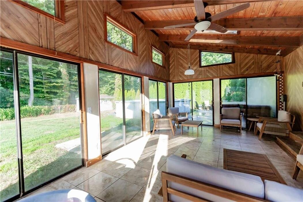 Images Vincent Associates Real Estate