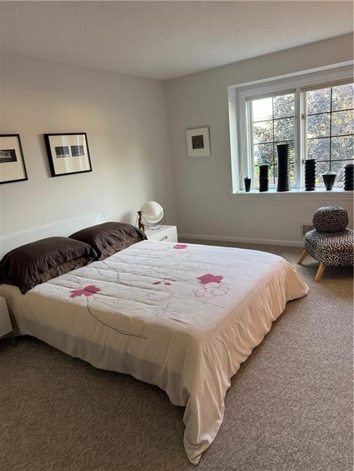 Images Vincent Associates Real Estate