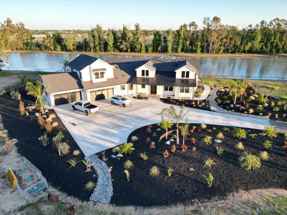 Images Modern Era Landscape Construction Inc.