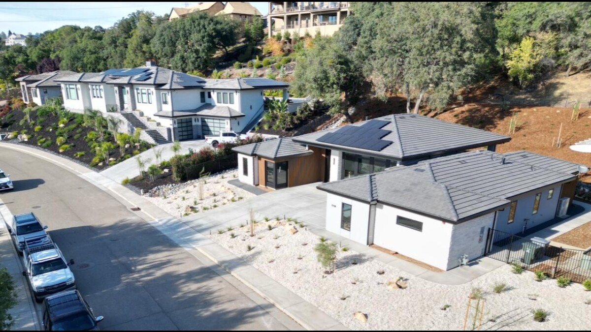 Images Modern Era Landscape Construction Inc.