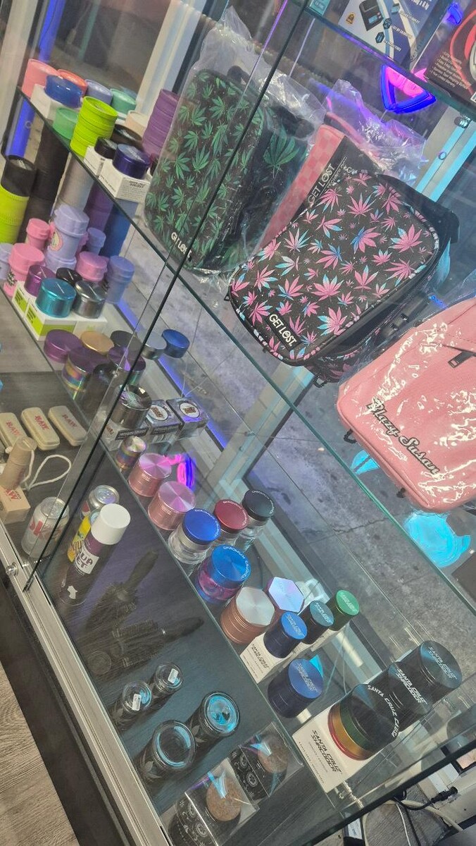 Images Prestigia Smoke Shop