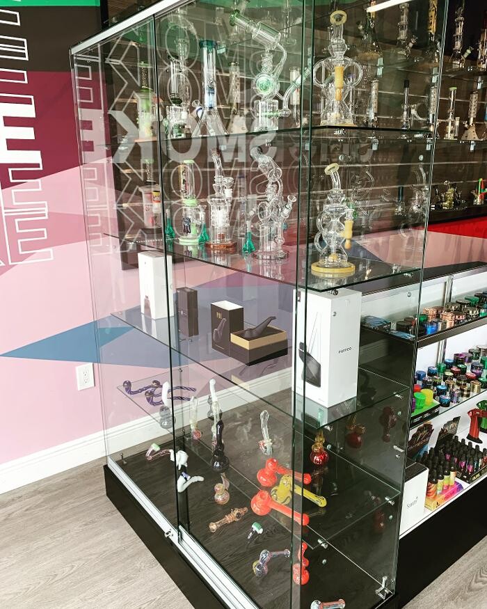Images Prestigia Smoke Shop