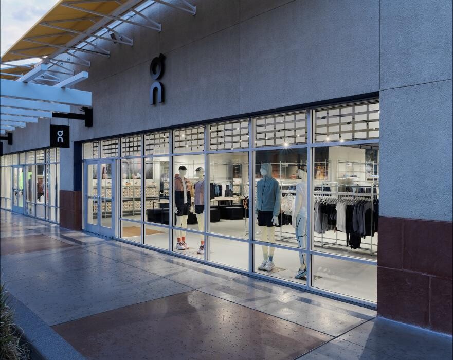 Images On Outlet Las Vegas North