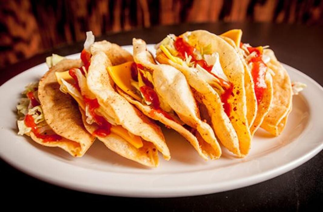 Images Hotshots Sports Bar & Grill