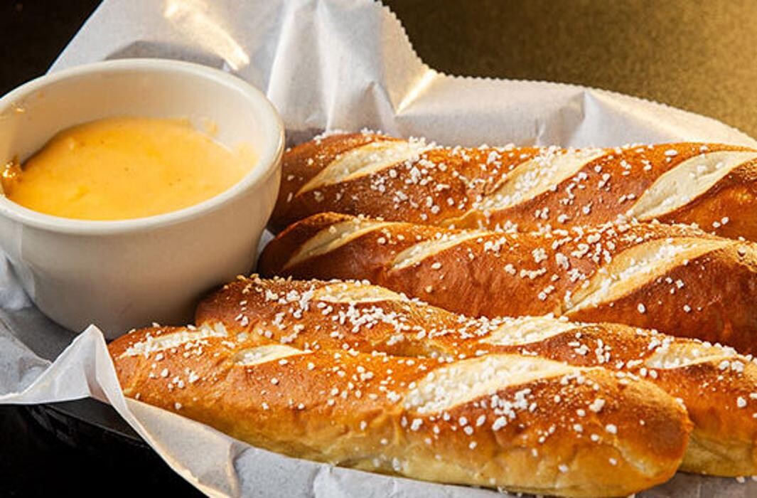 Images Hotshots Sports Bar & Grill