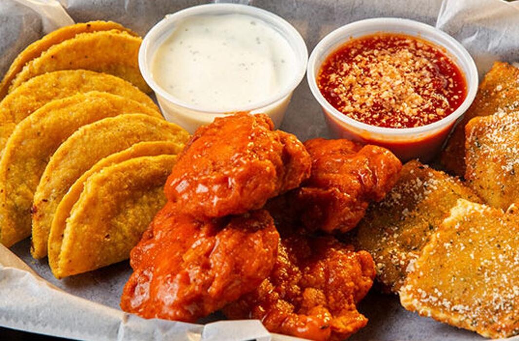 Images Hotshots Sports Bar & Grill