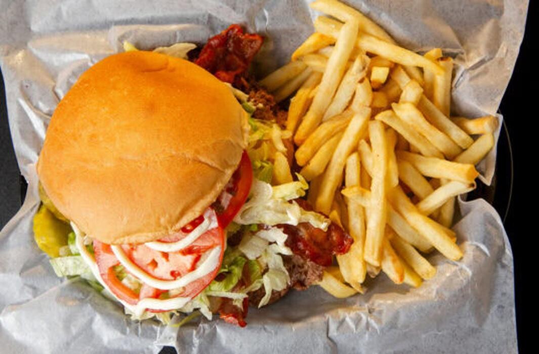 Images Hotshots Sports Bar & Grill